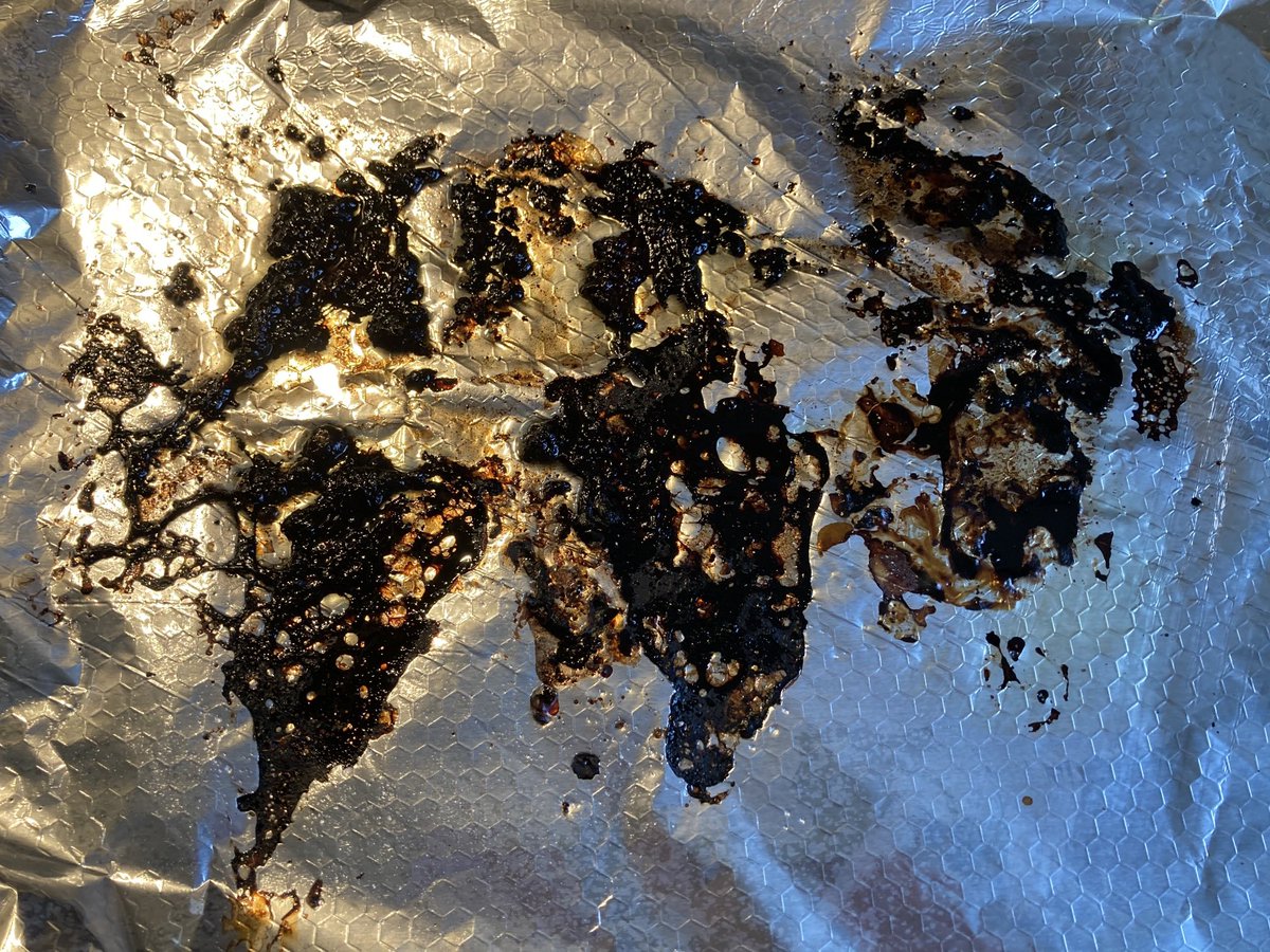 jamiehannahorse's tweet photo. Anyone else with me in seeing a world map (of sorts) in the accidentally charred remnants of the drip tray of my koftas? Or is this just the geographer’s equivalent of seeing Jesus in slices of toast? Or do I need to get out more? Or seek professional help? (all valid answers) https://t.co/07Kei9Cilj