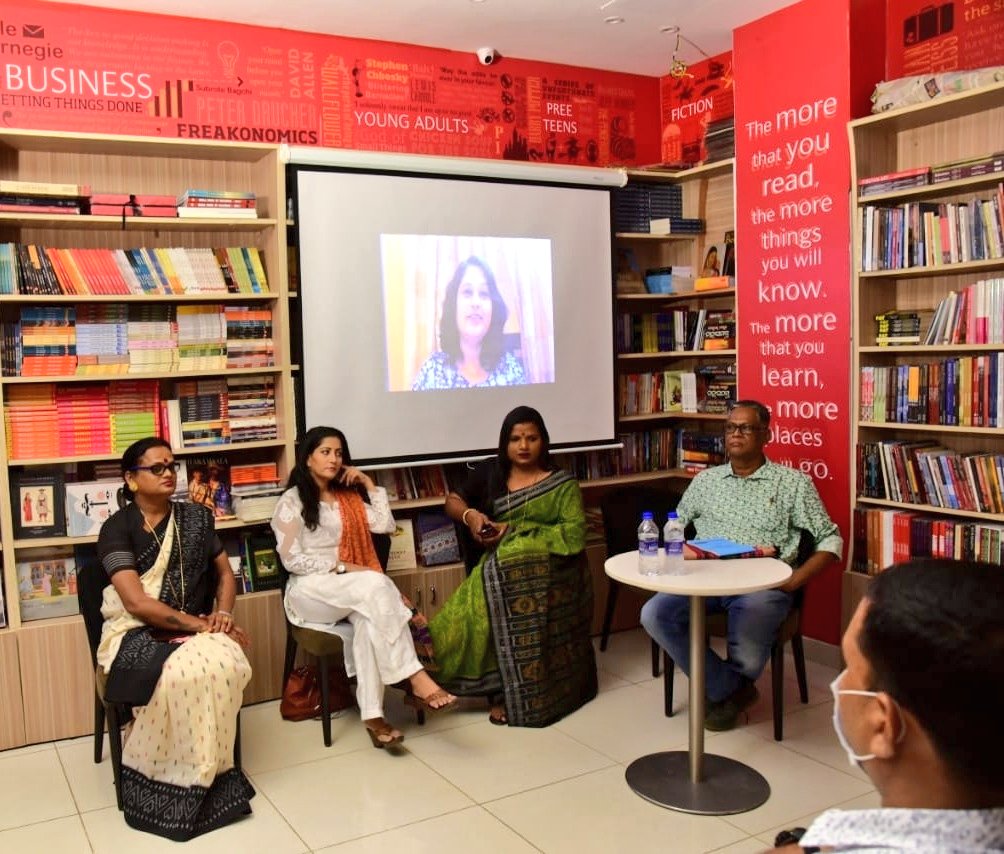 kalingalitfest's tweet photo. Kalinga Literary Festival and @inBritish come together with 'Five Films For Freedom'; Session: 'LGBTQ: MAINSTREAMING THE MARGINALISED'.
#FiveFilmsForFreedom #TheQueerMuslimProject #LoveIsLove #BFIFlare #LGBTIQ #LGBTQ #LGBTQRights #LoveIsEqual #EqualRights https://t.co/dKwUfWD7l8