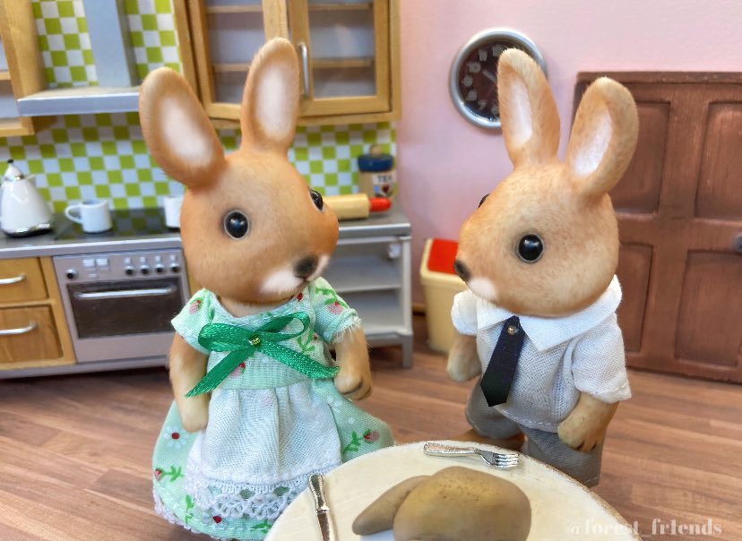 - what time is dinner?
- well, i’m aiming for ‘when it’s f**king ready’ o’clock...