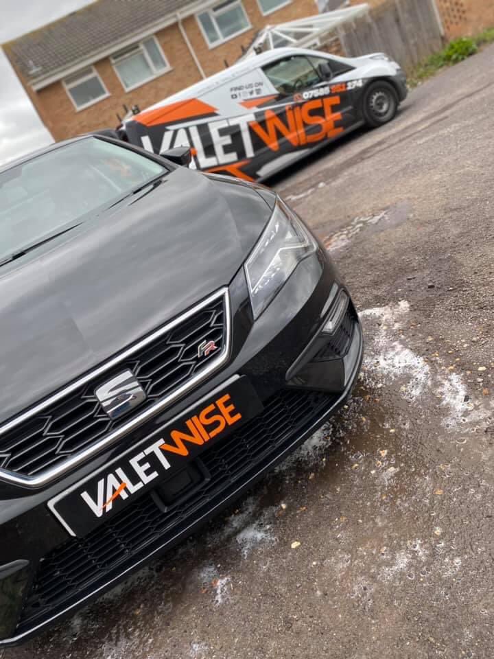 ValetWise's tweet photo. Seat Leon FR from this morning in Bridgwater for a new customer, silver valet and upholstery seat shampoo completed, thanks Jake! https://t.co/htPRWG4KeO