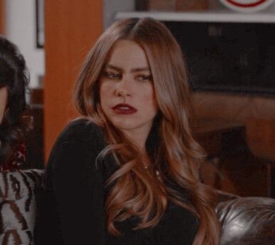CidiaMara's tweet photo. Os seus 4 personagens favoritos são reflexos da sua personalidade... 

Scarlett O’Hara (e o vento levou...)
Gloria (Modern Family)
Charlotte (Sex and the City)
Legolas (O Senhor dos Anéis) https://t.co/plGPkKg5sc