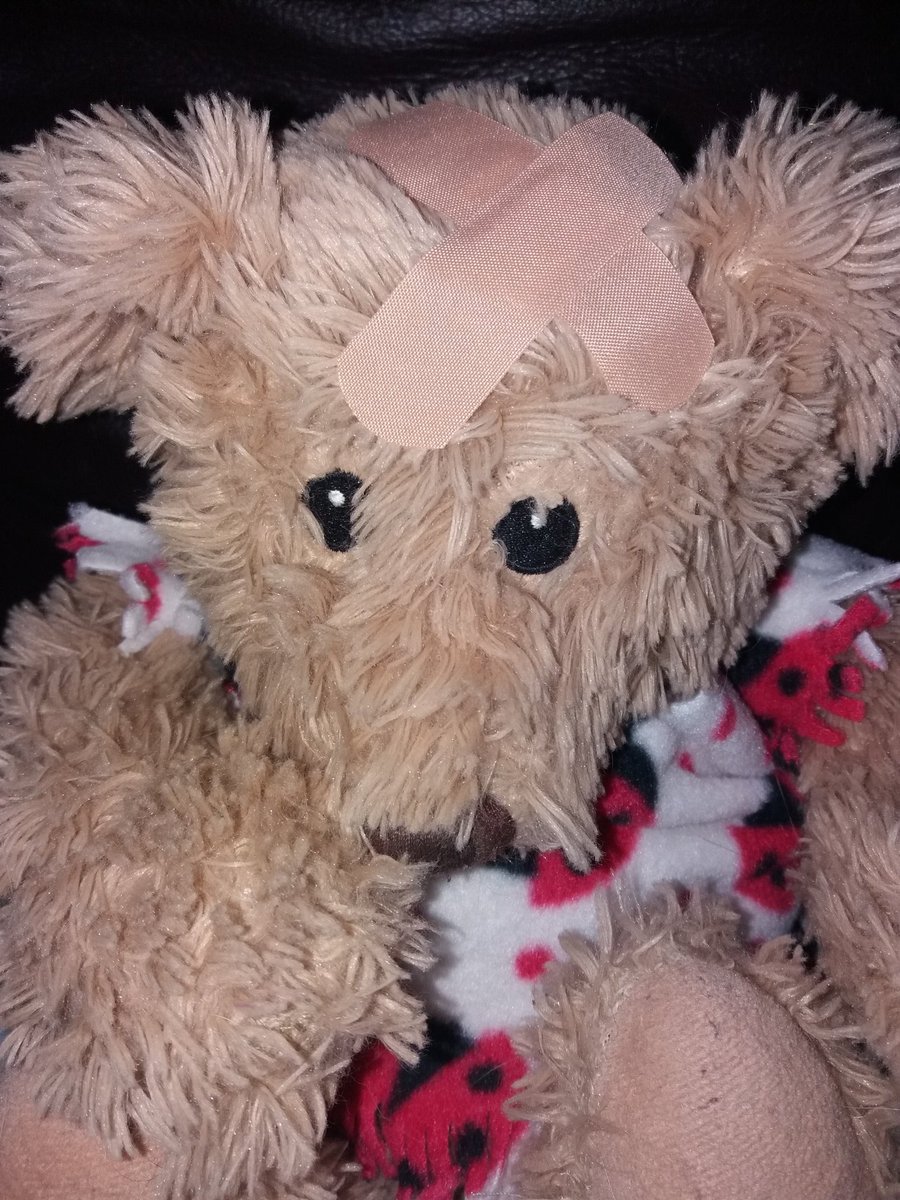 pissedbear's tweet image. Ffs she aimed at the board and it come out 😲😲😲🎯 why did I sit here🎯🎯🎯🎯😲 #HelpMeUrgently #darts