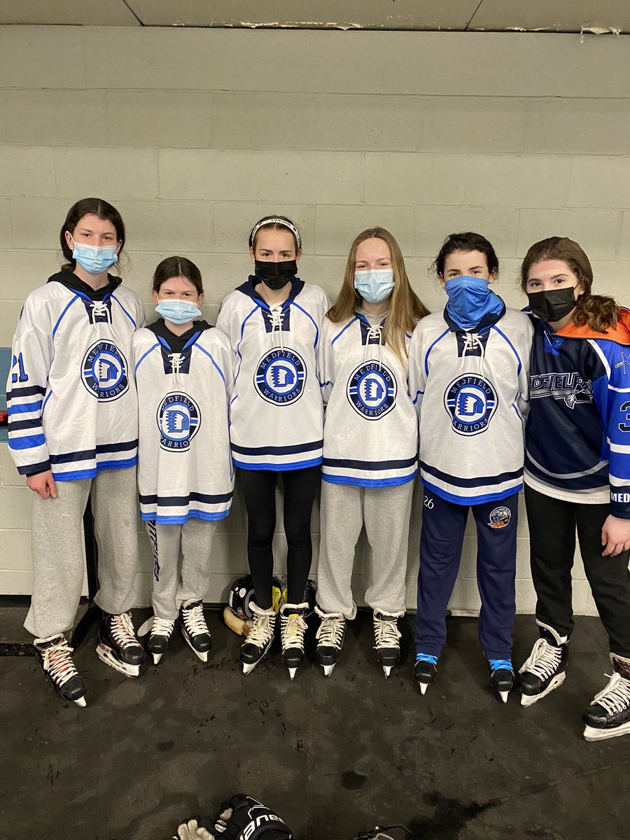 flutie22's tweet photo. Looking forward to seeing these six 8th graders hit the high school team next year. They had a chance to influence the younger girls of MYH and did Medfield proud. @MedGirlsPuck @MedfieldAD https://t.co/vkpsv2w7Kx