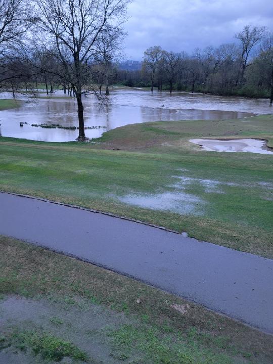 ElDukeSilver's tweet photo. @NashSevereWx Little Harperth River in Brentwood, TN https://t.co/vbtZxX12em