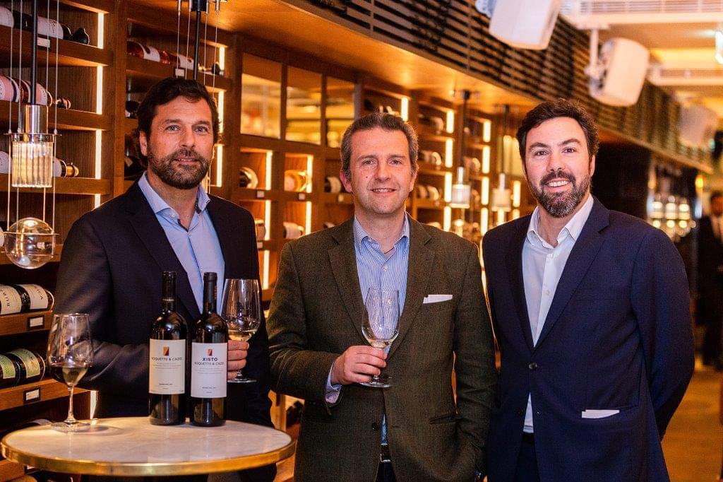 roquettecazes's tweet photo. #DirectWine, distributor of Roquete & Cazes in #Portugal, celebrates 15 years of existence. It was the vision of Leonor and Jorge Roquette and a #wine called #Xisto that gave birth to this company in 2006. After 15 years, Direct Wine has more than 300 products in its catalog.🍷✨ https://t.co/9IZbAv9QE8