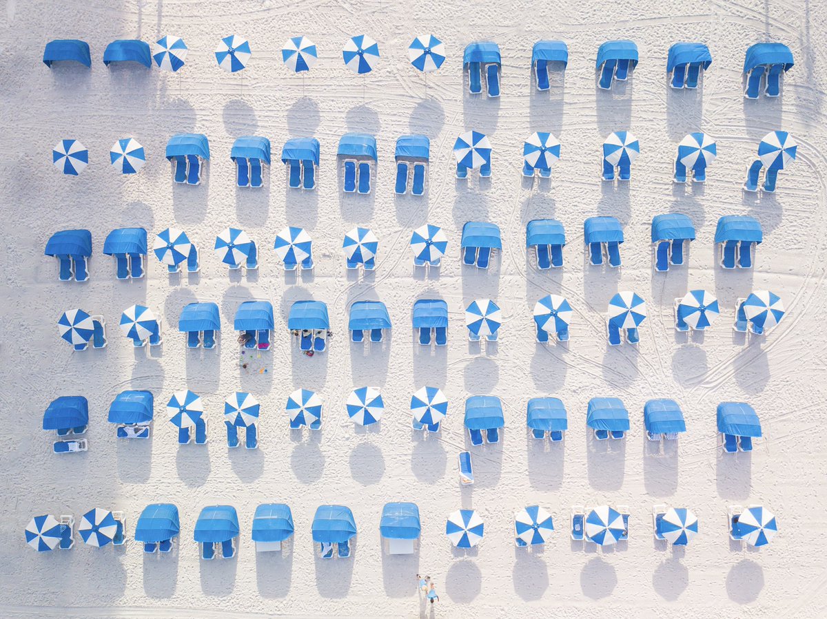 aycer09's tweet photo. When you have all of your umbrellas in a row. 🏖☀️ #ClearwaterBeach #Florida https://t.co/NKjlH3pWVW
