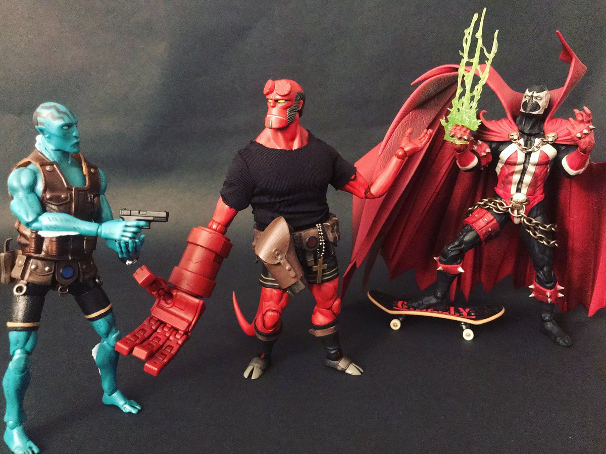 hellboybookclub's tweet photo. What’s his deal?! #hellboy #abesapien #spawn #kickstarterspawn #1000toys #mcfarlanetoys #mikemignola #toddmcfarlane https://t.co/BQ29PPQCiK
