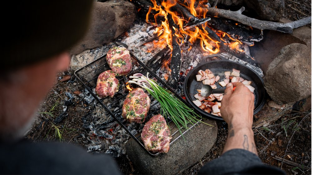 filson's tweet photo. Pork Shoulder with Foraged Asparagus & Wild Spring Onions — feral asparagus are found almost anywhere across North America. Its taste is similar to what you've had before but tends to be much sweeter and more tender.
Recipe here: https://t.co/tROGwSSHPT
#FilsonFood https://t.co/eIeIEBeEfR