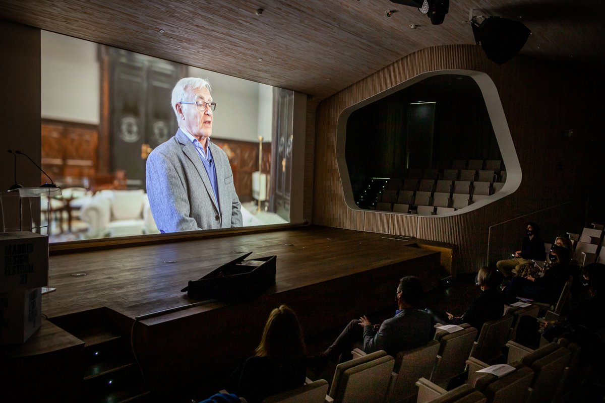 ValenciaDesignF's tweet photo. Ideas para construir un mundo más sostenible y habitable con el diseño como gran aliado. Ya puedes revivir la mesa redonda #TheFutureisDesign en YouTube.

Así fue nuestra particular jornada de cierre en @MadridDesignF. —— https://t.co/kTtqzsvaJa https://t.co/cllrTyQJVd
