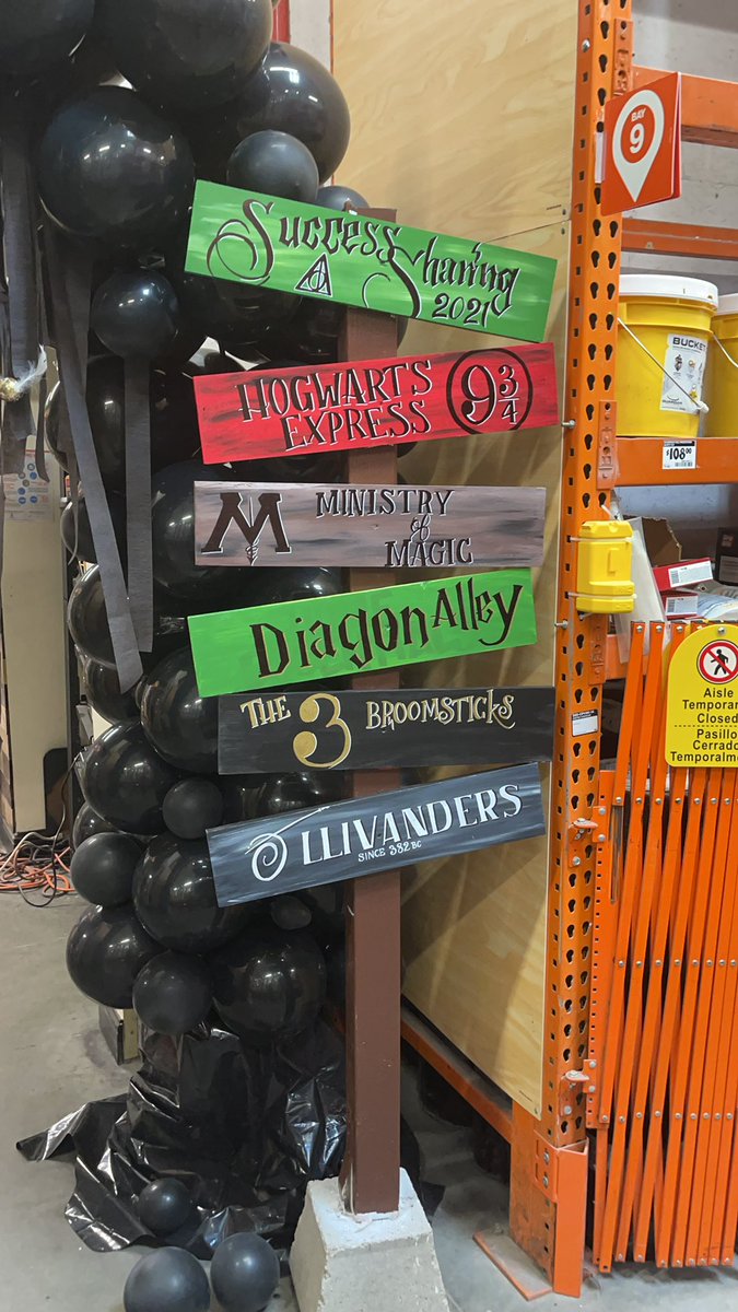 sfbernalguy's tweet photo. Day 4 Success Sharing all the snacks you can think of. Plus the last day of raffles.  A special shout out to Araceli(left) and Miguel (right) for turning 1060 into Hogwarts  #successsharing @KimberlePerez @ReceivingSarah @MelRivera19 @andrewshah92 @FernandoD325 @Duran37333027 https://t.co/xoT5TqDini