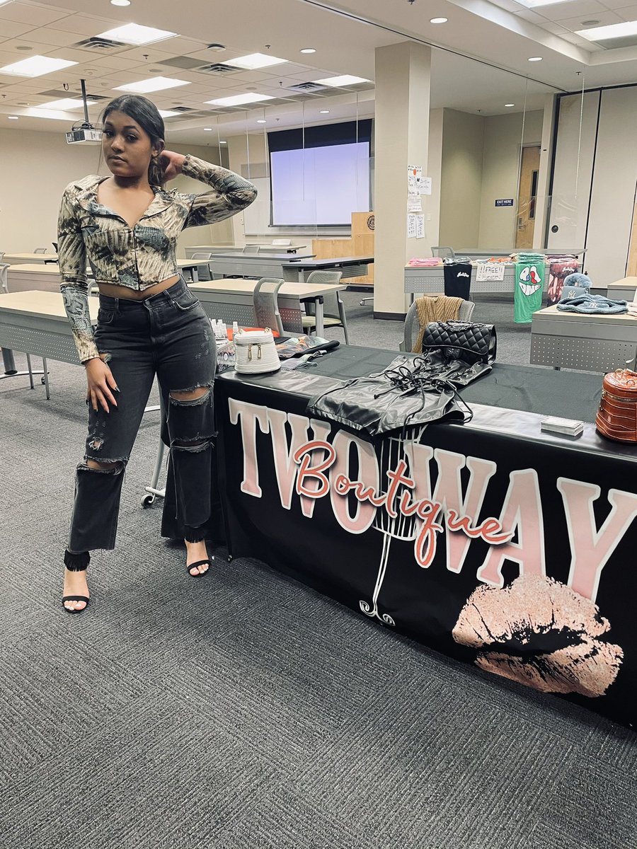_yonnssssss's tweet photo. You asked to see the boss so they sent me💅🏾 https://t.co/dygQWo6cEp
