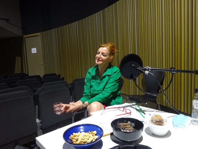 MACBA_Barcelona's tweet image. ¡Nuevo #podcast! Hablamos con  la bailarina, coreógrafa y artista visual @la_ribot ❤️ de momentos clave de su trayectoria, una serie de momentos que nos sirven para vestir y desvestir a la diva.
Escúchalo en @Radio_Web_MACBA 🎧 bit.ly/rwm-la-ribot

📸 @Dani_Canto