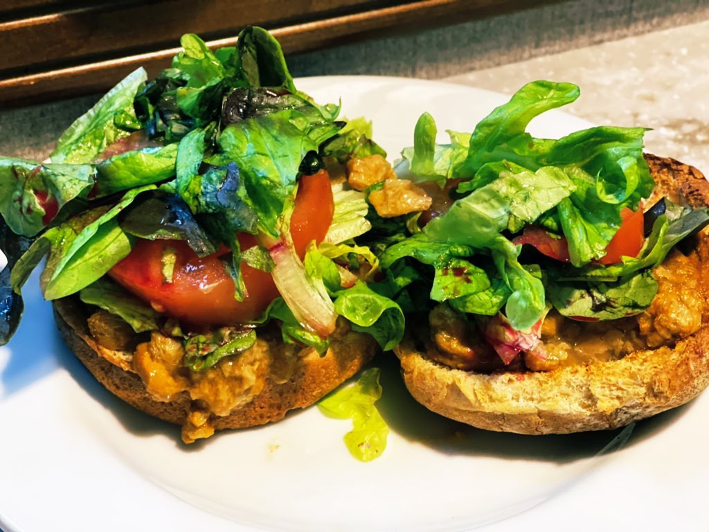 2TravelingDogs's tweet photo. Cooking in our RV is so much fun. 👨‍🍳 Being vegan, we look for organic and seasonal ingredients wherever we are. Today’s brunch ( for people) was BBQ Open Face Vegan Tuna Melts 🥪 with @LomaLindaBranx vegan tuna &amp; @killerbreaddave bread!
#campercooking #vegan #rvlife #rvlifestyle https://t.co/OHofL3OYyU