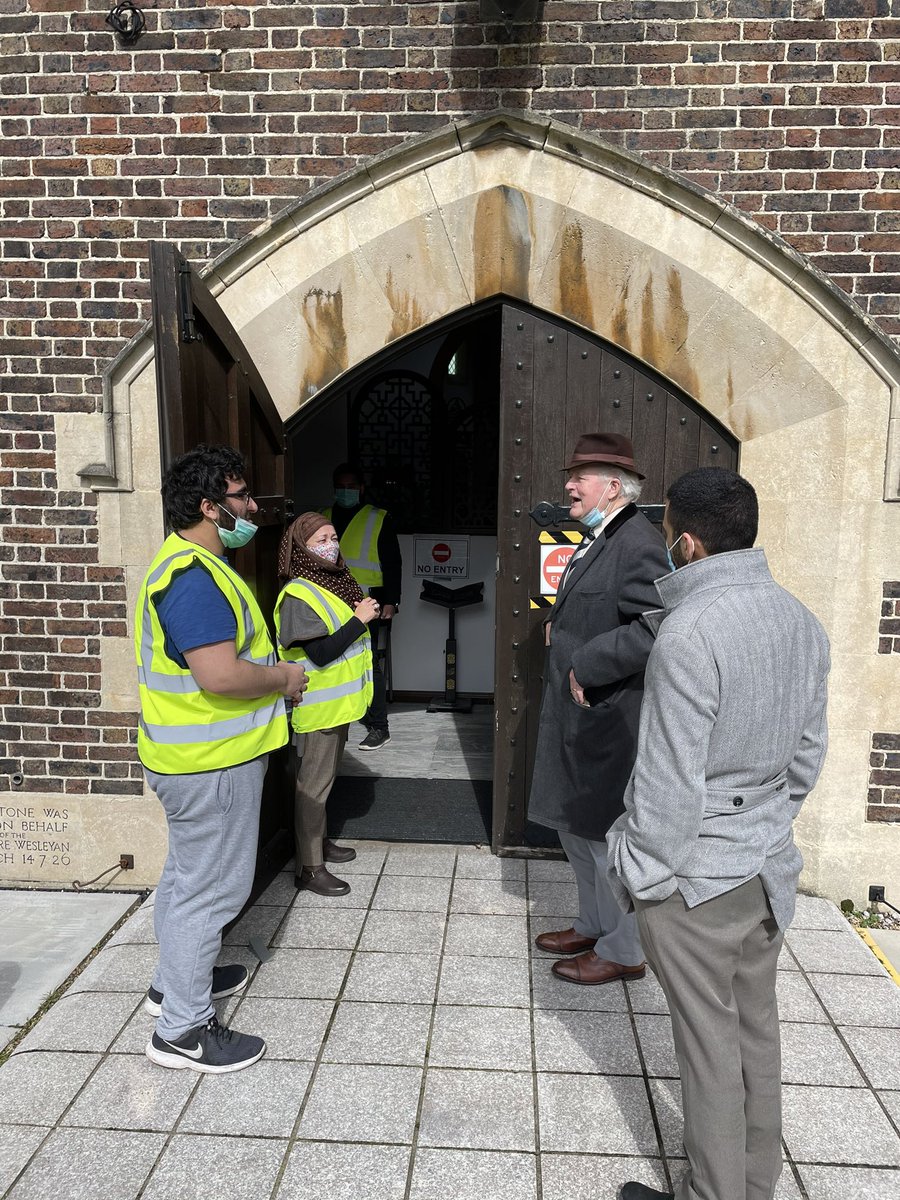 47Ur's tweet photo. We were very pleased to have the Rt Hon Bob Stewart MP visit @AlEmaanCentre to see the collaboration with @BromleyGPs  in our community pop up COVID-19 vaccination clinic in Keston. @NHSBromley_CCG @BETH_BGPA @NHSSELondonCCG https://t.co/oRS24rdK1H
