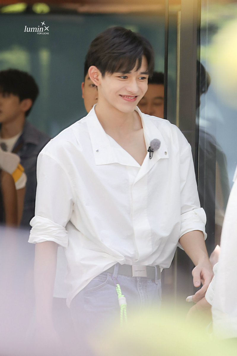 luwinceo's tweet photo. SHUT UP PRINCE ERIC https://t.co/lY666SDvlA