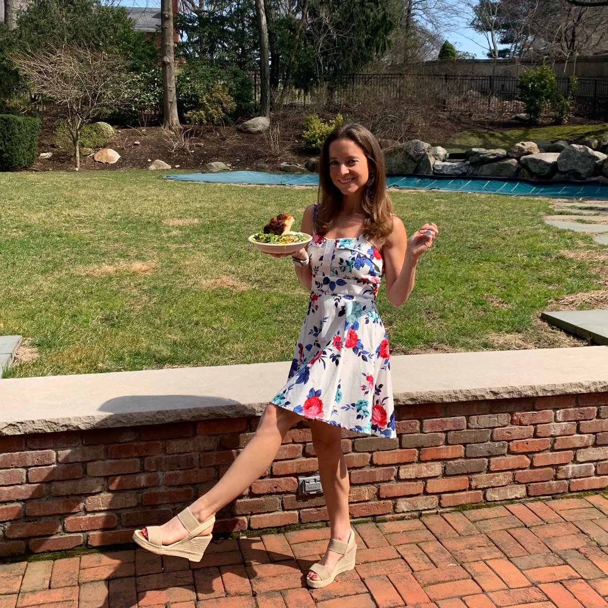 GlutenFreeFM's tweet image. Spring is here‼️ I love it 🌸😎 And yes, that is a head of cauliflower on top of my salad😜 Plus hearts of palm, zoodles, beets, 🍳🥒, &amp;amp; artichoke - so delicious😍 #glutenfree #glutenfreefollowme #thisisspring