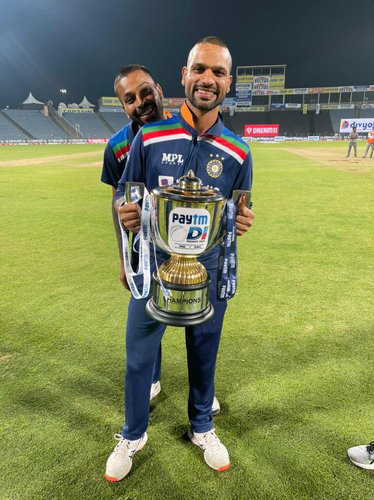 SDhawan25's tweet image. Special team 🇮🇳, special series win 🏆 So proud of everyone in this group. We’ve worked smart and produced the right results 😊 Congratulations to all 👏