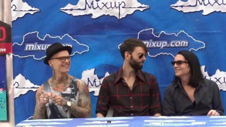 aaronbut2025's tweet photo. :') @PLACEBOWORLD #2014 #LLLTour #Monterrey https://t.co/Ibfyi1c2Nc