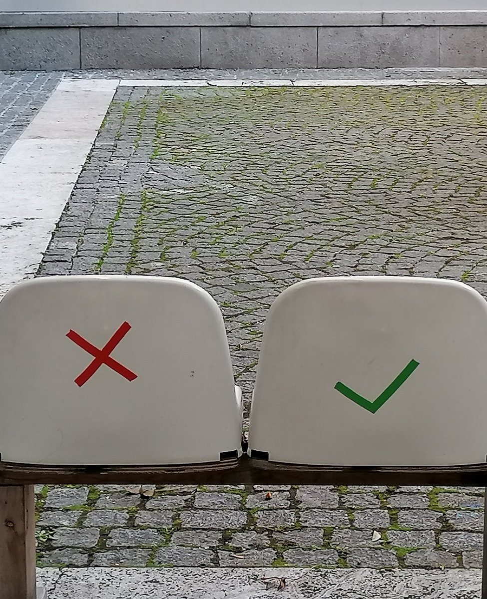MarzingerMartin's tweet photo. × ✓

Ästhetik- und Form-Recherche:
Symbole (Kreuz, Häkchen), Tape;
Rund trifft auf Eckig;
Sessel, Holz, Pflasterstein;
Grau, Weiß, Grün, Rot;

#Linz #viskom #typedaily #chairs

@typedailytype https://t.co/Hv0Sn2VEnZ