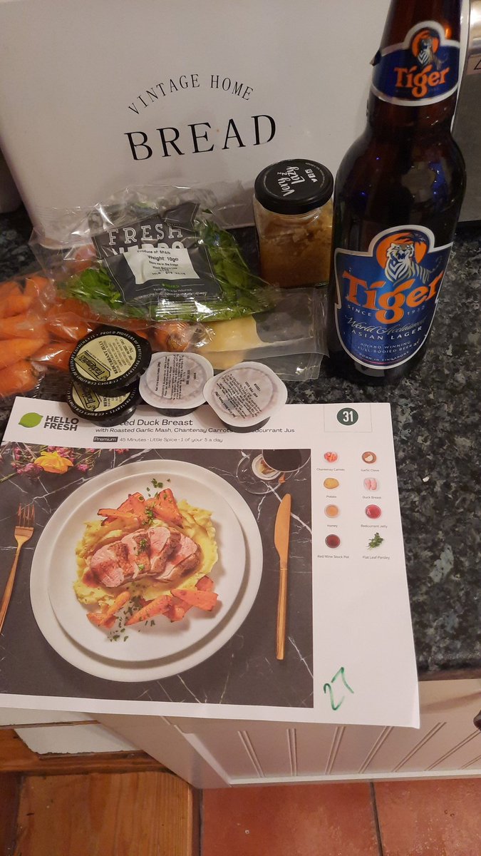 JefferyOllie's tweet photo. Listening to @ClassicFM while cooking tonight's @HelloFreshUK Roasted Duck Breast, with a nice @tigerbeeruk is a PERFECT combination for a Sunday evening.
#sundayvibes
#reigatelife
#luckytohavewhatihave https://t.co/1DRtTTddwQ