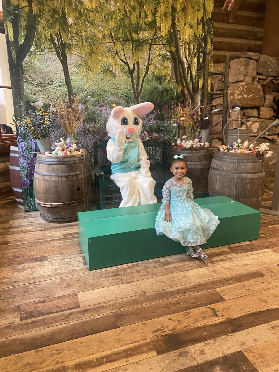 StellaRoseDavis's tweet photo. Don’t worry be Hoppy 🐰🌹 https://t.co/PUO2aTX1dw