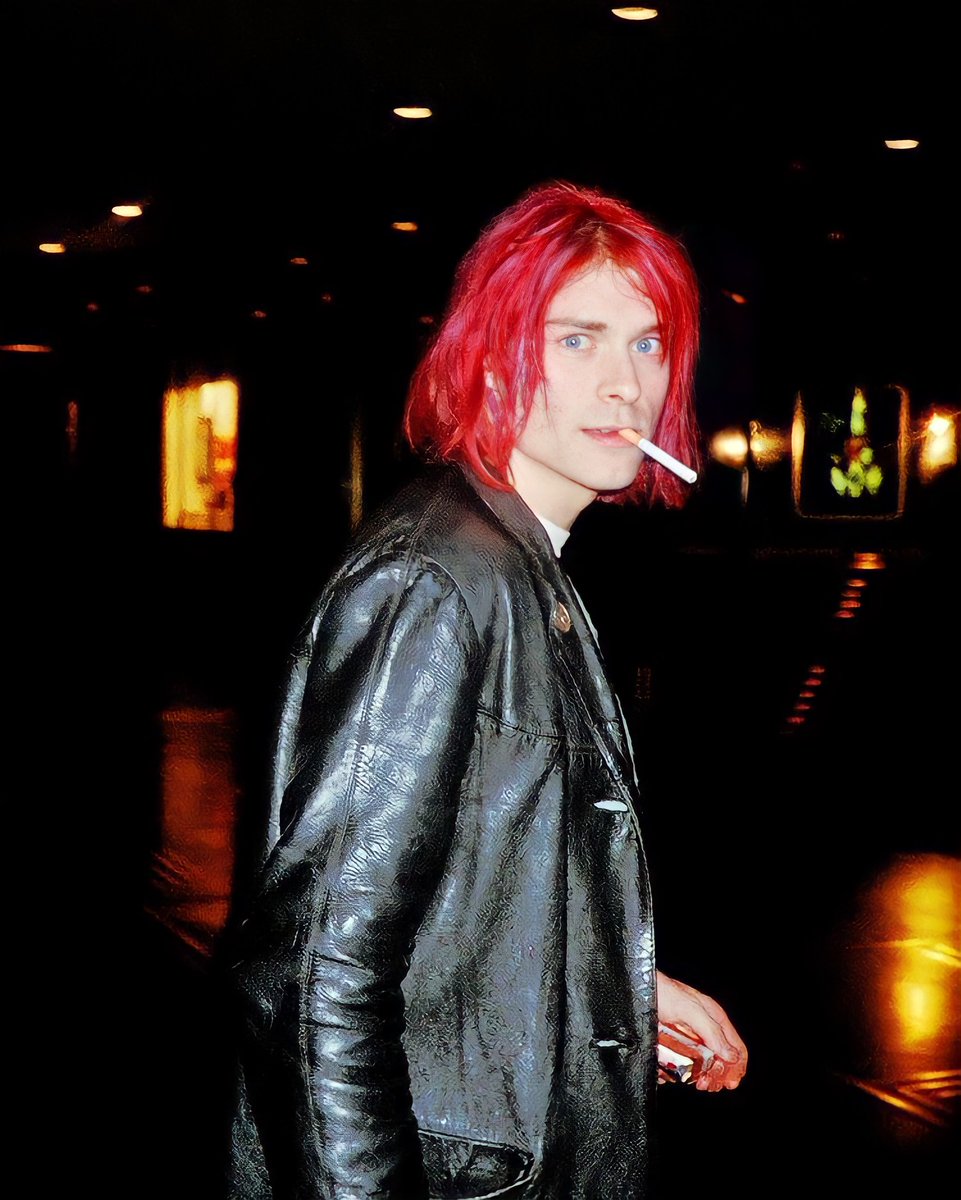 ImagenRetro's tweet photo. Kurt Cobain, 1992. https://t.co/QYUxygfXYc