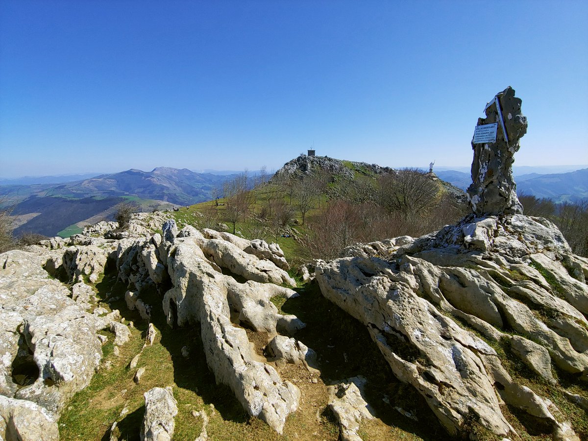 83Idoia's tweet photo. #Xoxote eta #Erlo (1.026m)
#EuskalHerrikoMendiak
@starbienatotxa https://t.co/Ex47uxfFbg