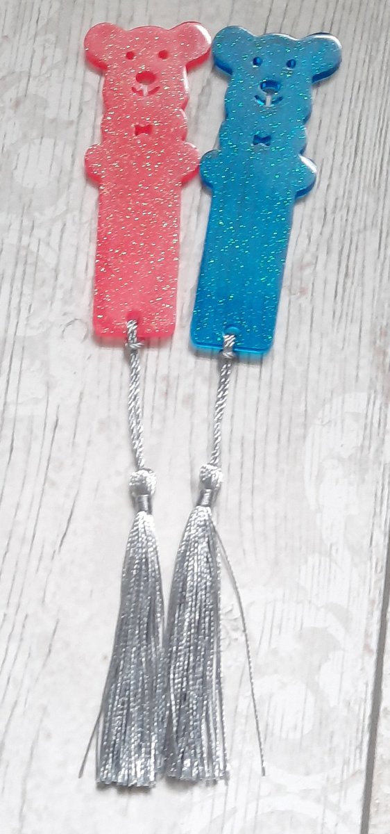 DebsDesignsUK's tweet photo. Hello #UKCraftersHour
I'm slowly learning the art of resin. Making a few mistakes along the way. But I do have have few pieces that I am 100 % happy with that i have listed in my etsy shop
#handmade #crafer #shopsmall #shophandmade #lovehandmade https://t.co/D5j3GPhhz0