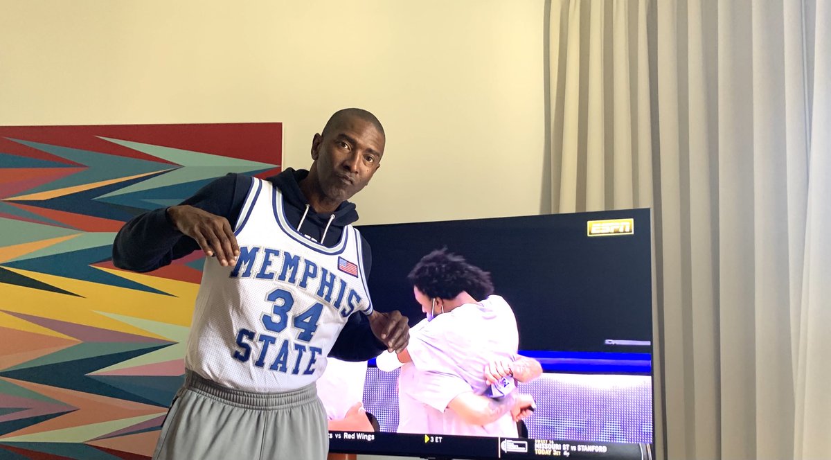 Did something I haven’t done since I left #Memphisstate .. pull out this Jersey to watch the game in. So proud of ⁦<a href="/Memphis_MBB/">Memphis Basketball</a>⁩ for winning the #NIT .... shoutout to the coaching job ⁦<a href="/Iam1Cent/">Penny Hardaway</a>⁩ did with his team. Regrouped &amp; put them in position to WIN