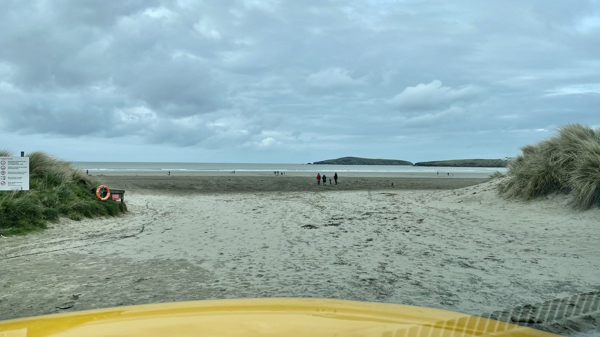 MoylegroveCG's tweet image. 🚔 Safety Patrols have resumed for the next few months. The purpose of these safety patrols is to be a high presence and offering safety advice where necessary along the Coast.

We'll be out again next week. If you see us, give us a wave! 👋

#StaySafe #BeCoastSafe