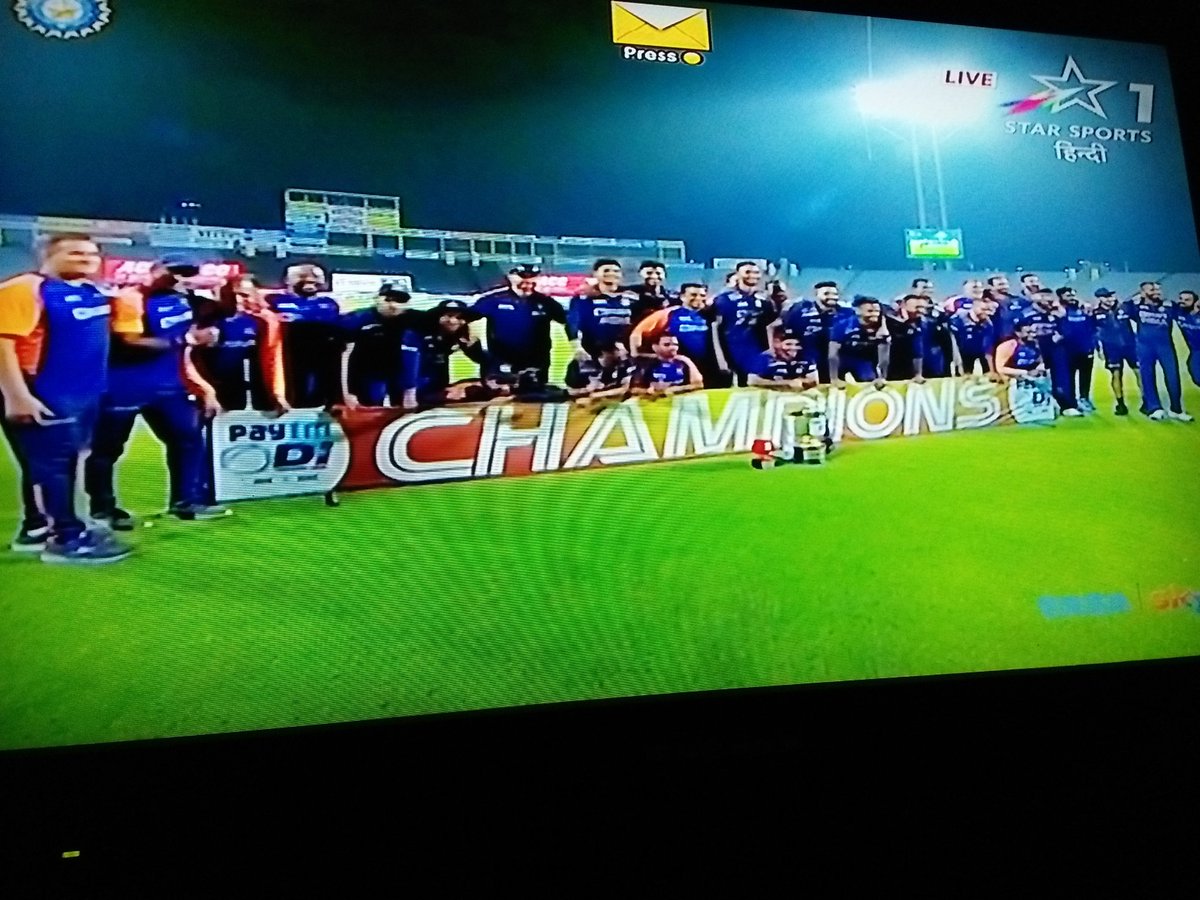 _monasingh14's tweet photo. #TeamIndia have won the #FinalODI match by 7 runs and #ODISeries by 2-1 🏆
Congratulations #TeamIndia 🇮🇳💪🥳❣️
#INDvENG #ODISeries @ICC @BCCI https://t.co/7JQIBdASUR