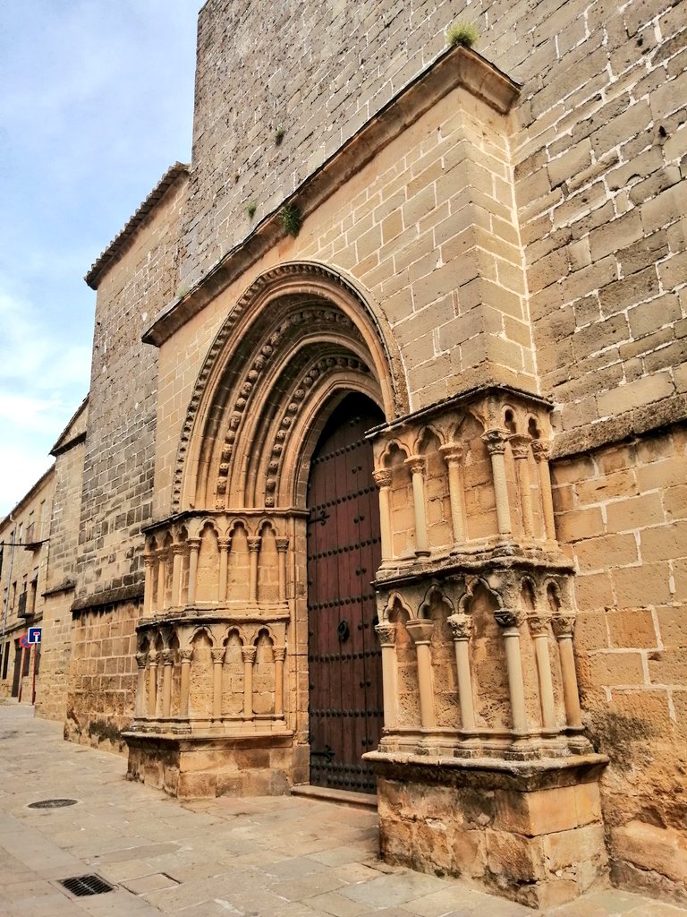 marinoaguilera's tweet photo. Llevaba años sin disfrutar de #Úbeda, sus plazas, templos y palacios. Gastronomía y compañía de lujo en #Misade12 con @GerardoRMT.
Tenemos una provincia para no echar en falta otras. #TuristaenJaen https://t.co/MXfptPWnMh