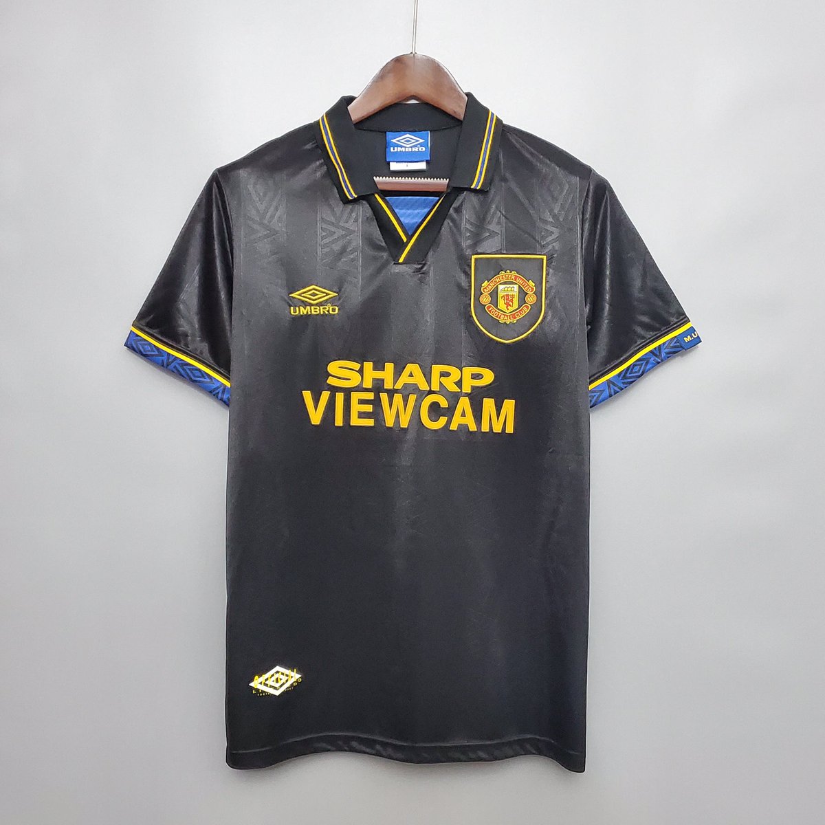 kitsdirectuk's tweet photo. Manchester United 1993/95 Away Jersey 🏴󠁧󠁢󠁥󠁮󠁧󠁿 🏆 

All Sizes Available ✅ https://t.co/vh9UpaWsZH