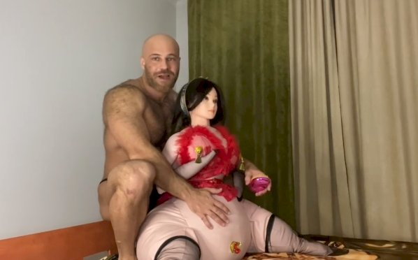 diariohoynet's tweet photo. 🥴👄 #YuriTolochko #Infidelidad | #Muñeca 

Se casó con una muñeca inflable, la engañó y se divorció

El fisicoculturista Yuri Tolochko confesó la infidelidad en su cuenta de Instagram. 

https://t.co/I2mMmW9psm https://t.co/wtFF0SHEqL