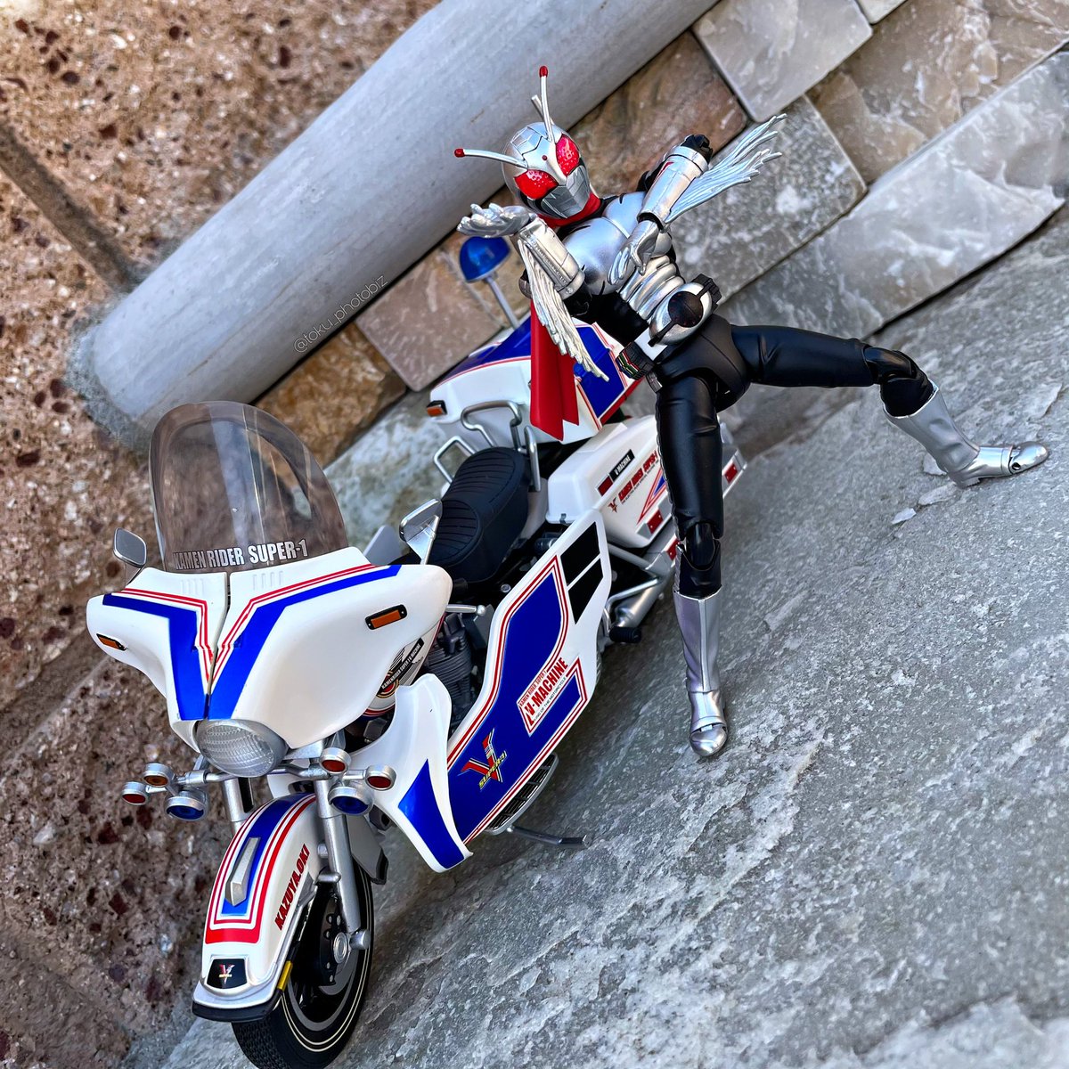 toku_photobiz's tweet photo. 「1979-1984: スカイライダー、 スーパー1、ZX」
Welp, forgot to post yesterday, so I’ll be double posting today for #RiderMonth! First off, Showa Riders!
#JusticeForKamenRider @BluefinBrands @TeamRiderUS https://t.co/gAdHaeMAtz