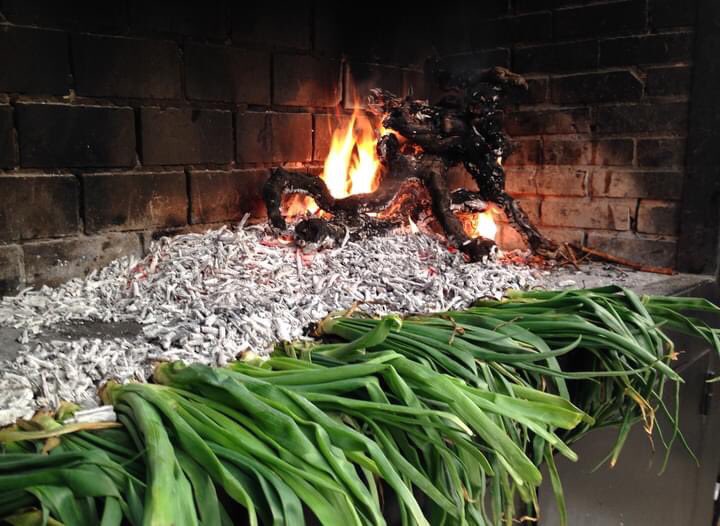 ¡Ya están aquí!🙌🏼

#Ajos frescos de nuestra maravillosa #huerta riojana.

👉🏽Podéis saborearlos desde este lunes 29 en nuestro menú del Festival Gastronómico del #AjoAsado. 

Reservas: 941380150 
#festivalgastronomicodelajoasado #festivaldelajo #hotelvirrey #arnedo #larioja