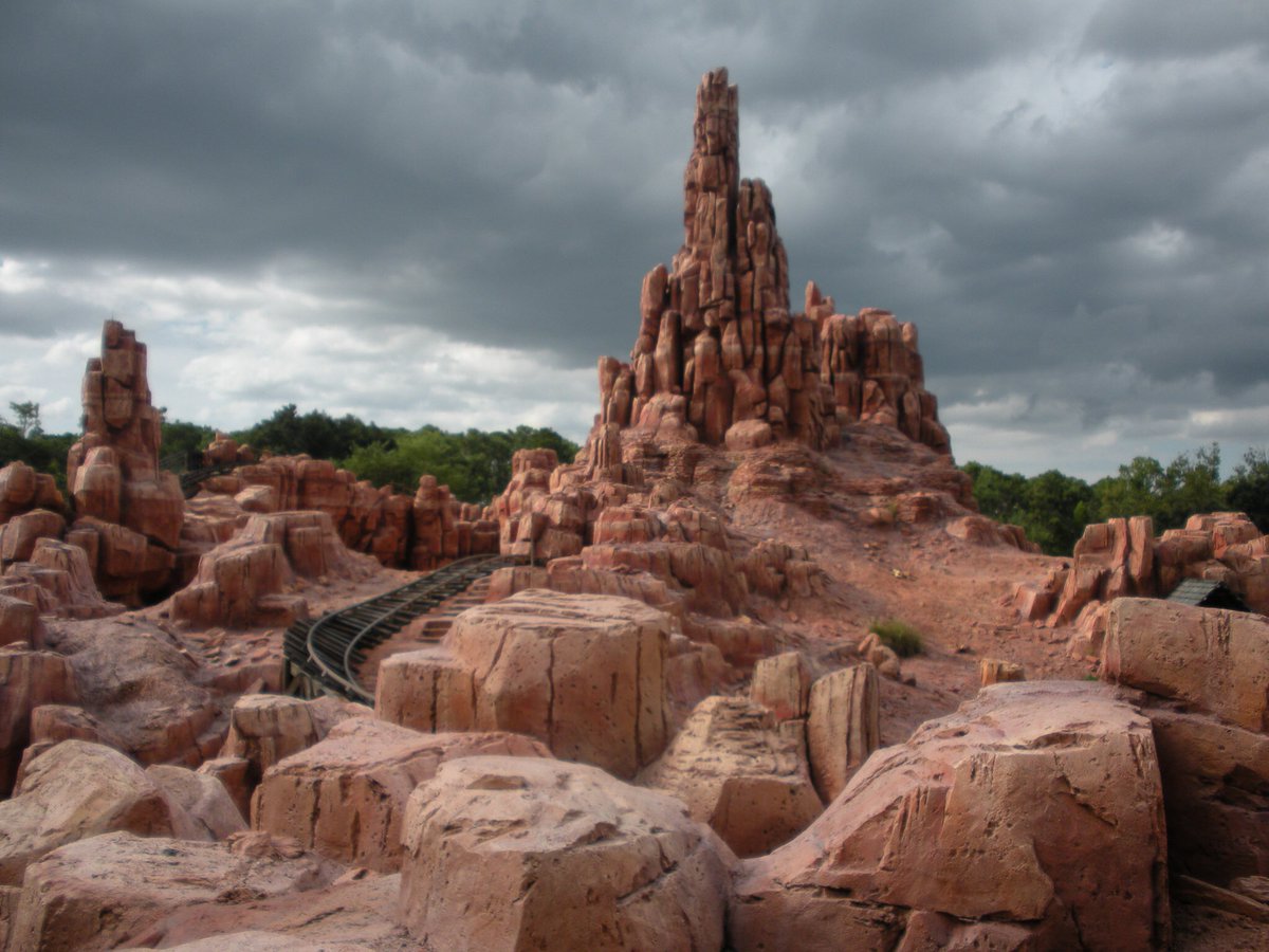 AttractionPics's tweet photo. Big Thunder Mountain https://t.co/7GaMCIctRO