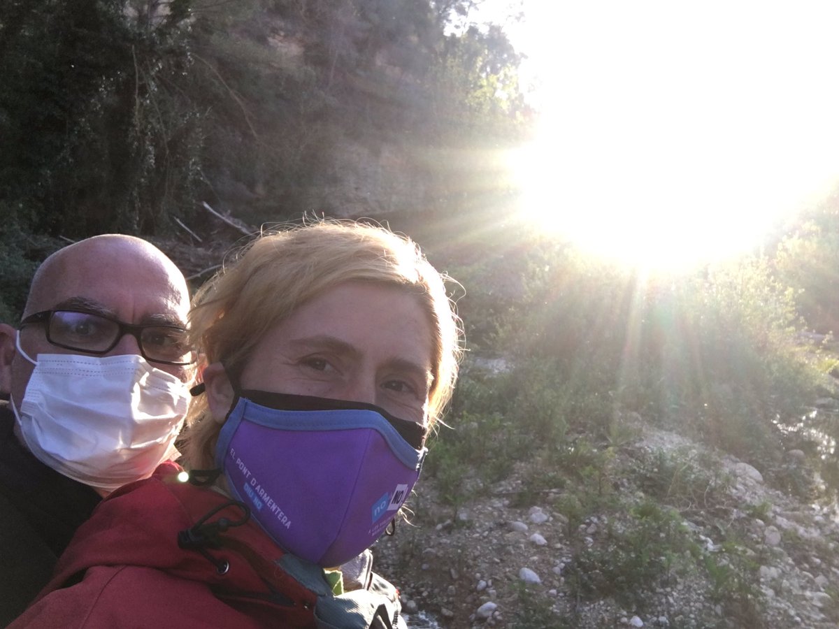 monfuguetmarti's tweet photo. Gaianejar i veure-la a tocar del gorg més bonic del món. #Vinca #VincaMinor #Albareda i posta de sol. Ha passat la parella de bernats pescaires. Tot màgic. https://t.co/ooyhaM1Ot6