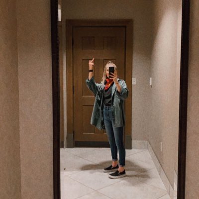 halystubblfield's tweet photo. #NewProfilePic https://t.co/1kbfRlrnpU