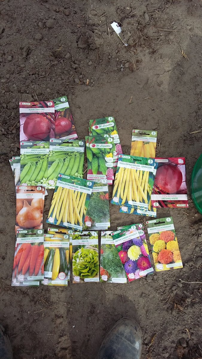 kafarekk's tweet photo. Dobry wieczór. Dzisiaj dalsze przygotowania były do upraw jak i trochę pracy wokół domu:) #Agrotwitter #Agroniedziela https://t.co/Xw0lpRzVfH