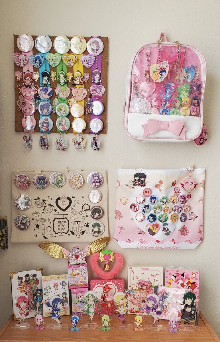 PralleTrolley's tweet photo. My Tokyo Mew Mew collection! List of artists will be threaded below as well as some of the other merch that I haven't curated into the display quite yet 💕
#tokyomewmew #東京ミュウミュウ https://t.co/fLhOC4qx4h