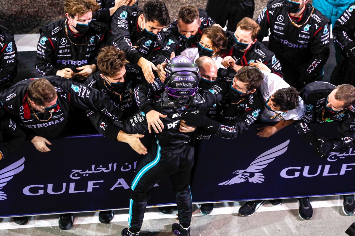 INEOS's tweet photo. What a way to start the new @F1 season for @MercedesAMGF1! 🏆
After an impressive drive, @LewisHamilton claims victory at a pulsating #BahrainGP, while @ValtteriBottas completes the podium places in third.
#INEOSF1 https://t.co/RttK3aEgQC