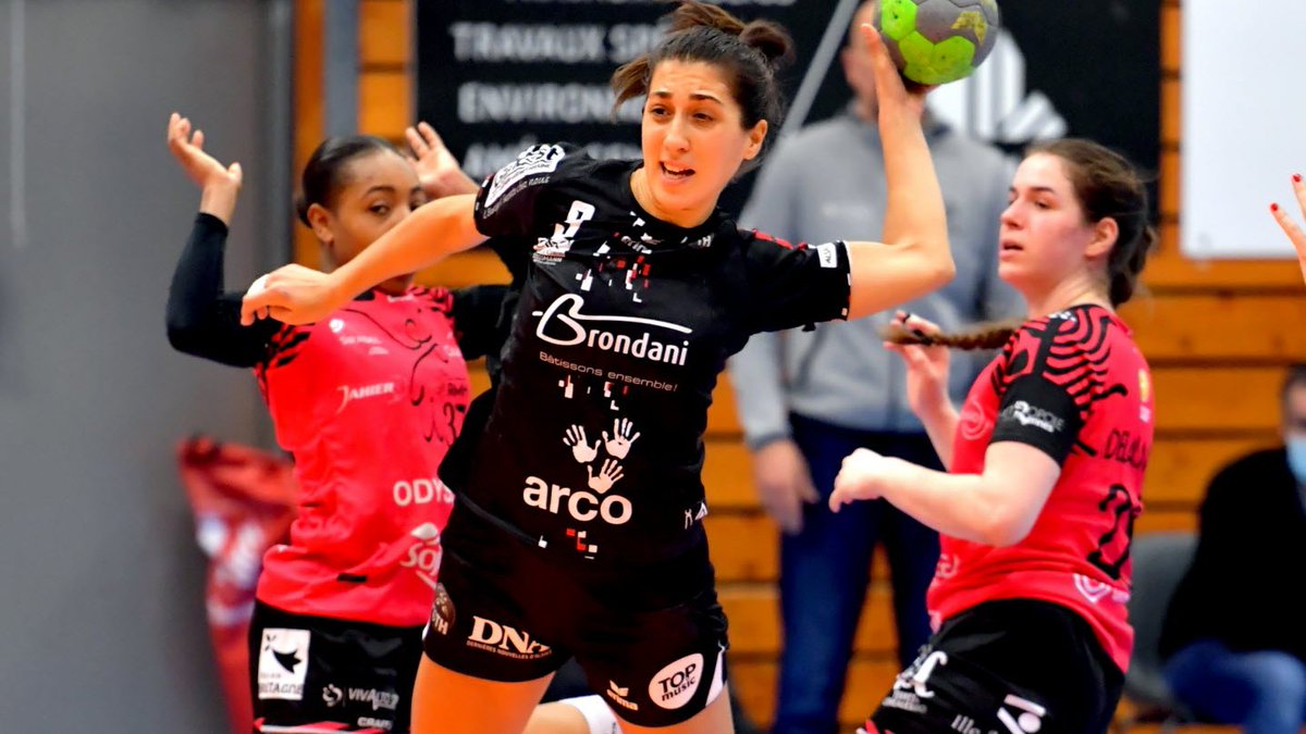 🤾‍♀️ Elle a inscrit le but de l'égalisation samedi contre Saint-Maur : zoom sur <a href="/LuuZurda/">Luciana Mendoza</a>, l'internationale argentine de l'<a href="/ath_handball/">PIRATHS Handball</a>, en partance pour Mérignac après trois saisons inoubliables en Alsace ➡️ c.dna.fr/sport/2021/03/… 📸 <a href="/KOBIPhoto/">KOBI FRANCK</a>