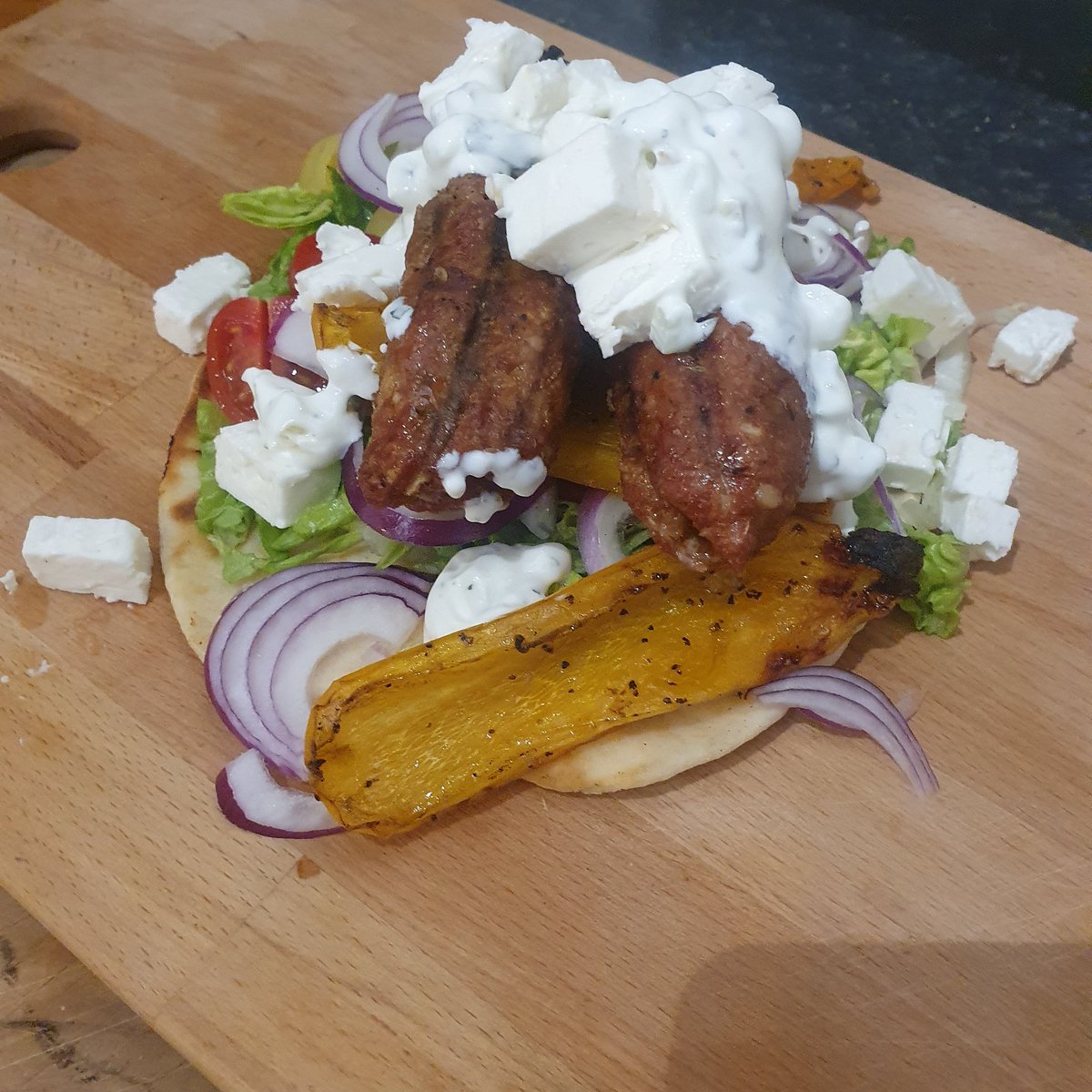 jonathanlillie's tweet photo. Lamb gyros,charred peppers, toasted pitta bread,salad, feta cheese and homemade tzatziki https://t.co/BzqI3xMf9l