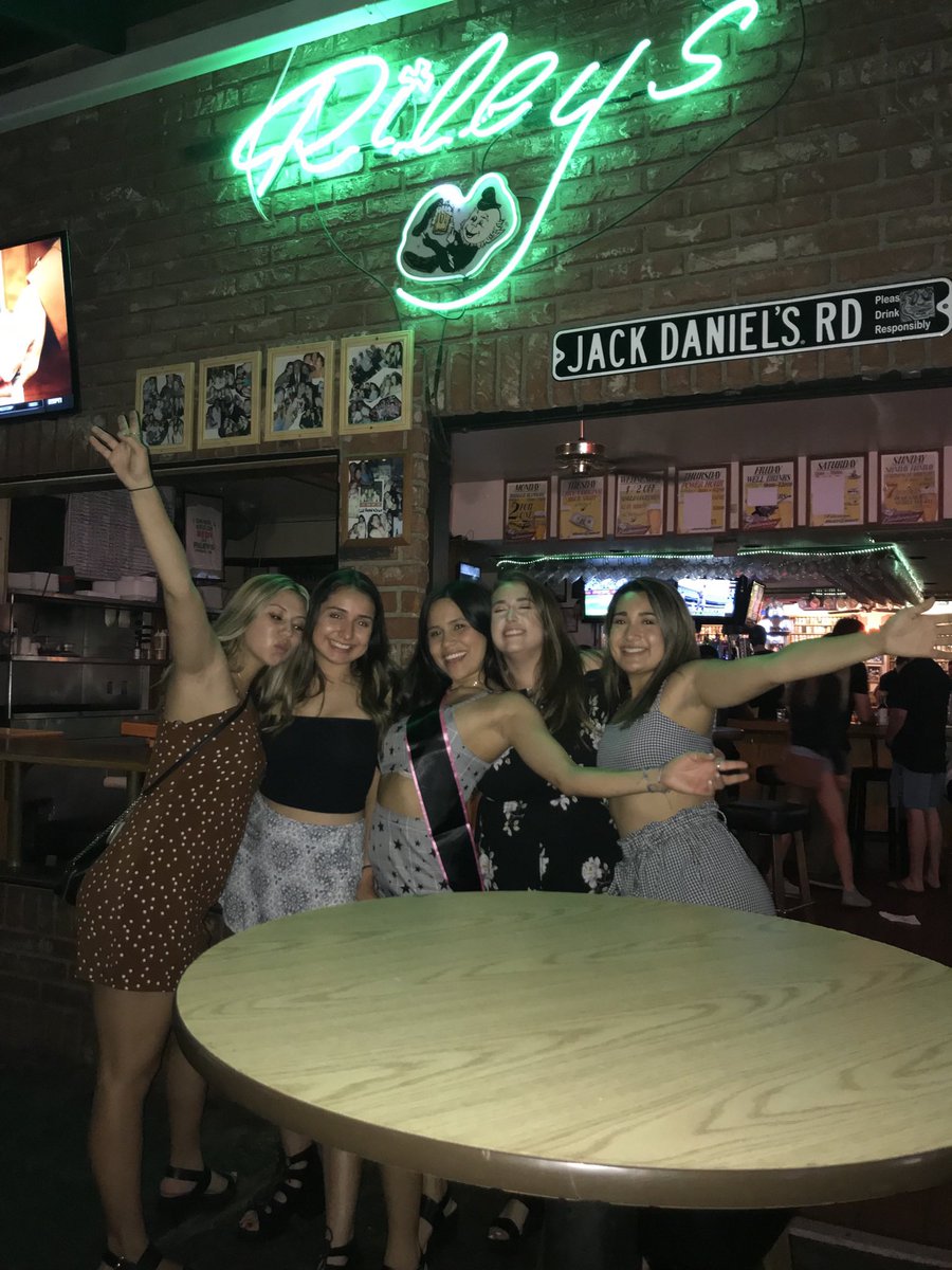 pbailzz's tweet photo. #BestBarRileys https://t.co/GOSF2qImRs