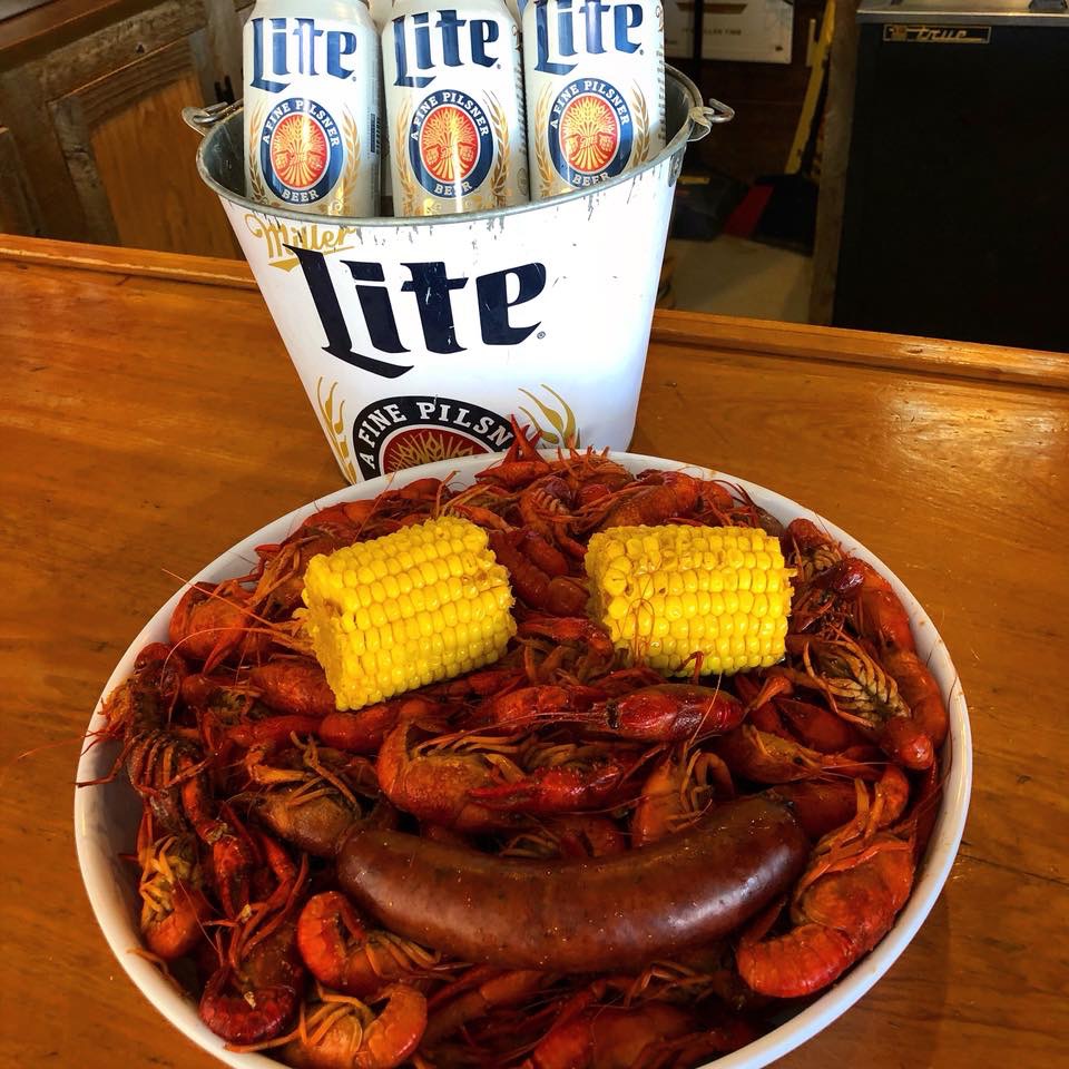 Anyone else this happy about Sunday Funday at Mudbugs?!?! Y’all stop by for a few lbs of your favorite crawfish &amp; some cold beers to end the weekend…..or to get ready for the start of the week!! See y’all soon!! #crawfish #beer #craftbeer #dinner #greatfood #goodtimes #livemusic