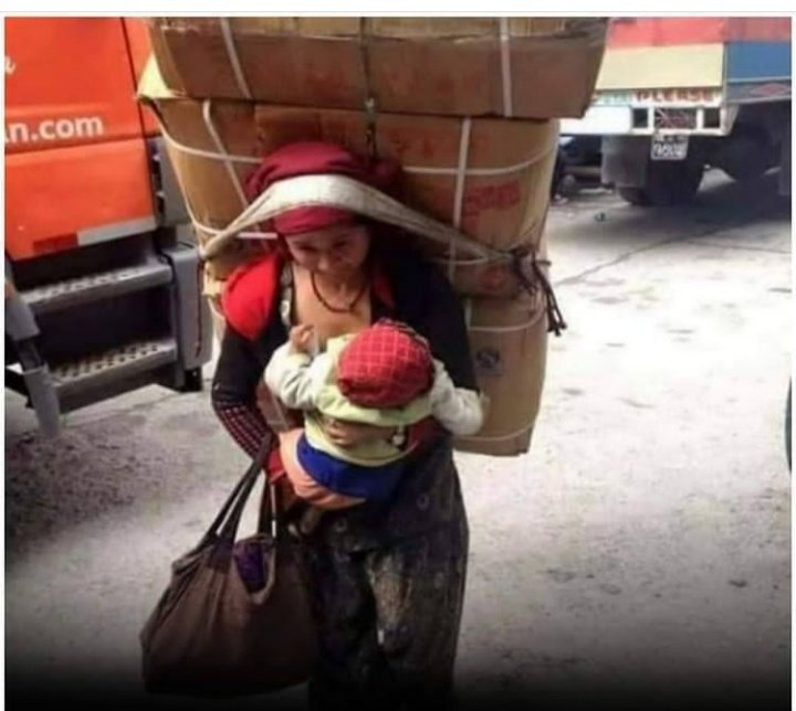 हालत जस्ताे सुकै  किन न होस् #आमा को लागि आफ्नु सन्तान सबै थोक हुन्छ......।💕💕