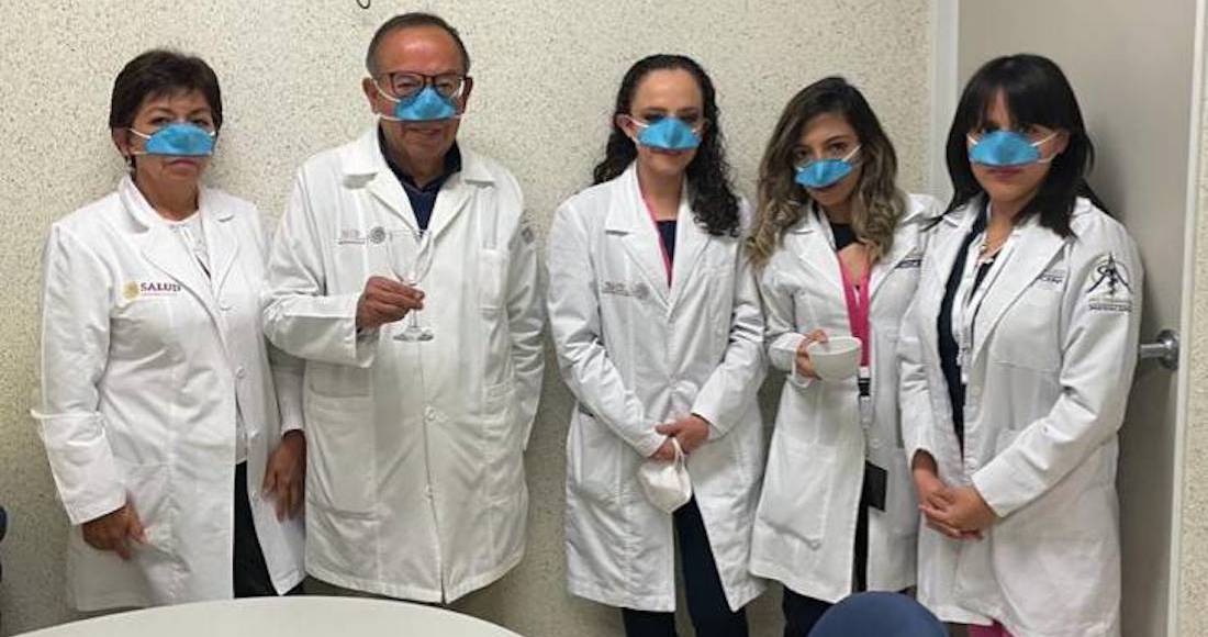 SinEmbargoMX's tweet photo. La SEP aplaude la creación y patente de la mascarilla nasal contra la COVID-19, hecha en el Poli https://t.co/bW3K1g1H8O https://t.co/XjjKw41Wsr