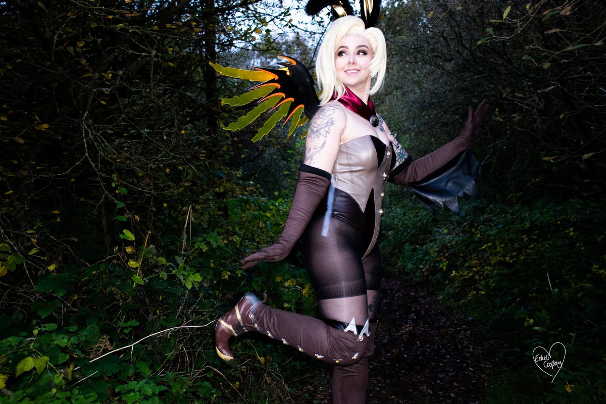 Enkeli___'s tweet photo. @emmalangevinxo Hi! I'm Sian! I've been cosplaying for about 3 years now but still very new to it! I love cosplaying different characters I've fallen in love with! https://t.co/8ueg71SpCU