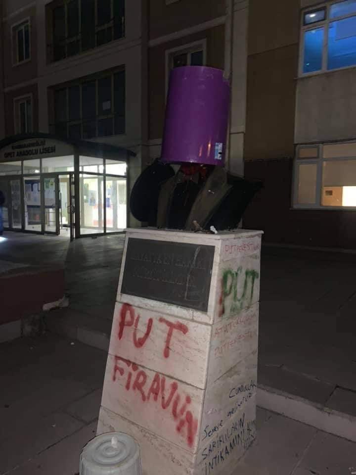 NihanSevin1's tweet photo. Benim naçiz vücudum, bir gün elbet toprak olacaktır. Fakat Türkiye Cumhuriyeti, ilelebet payidar kalacaktır. 
Mustafa Kemal Atatürk 
Provokatörler Hesap Vereceksiniz.! https://t.co/XXy1Wtes3M